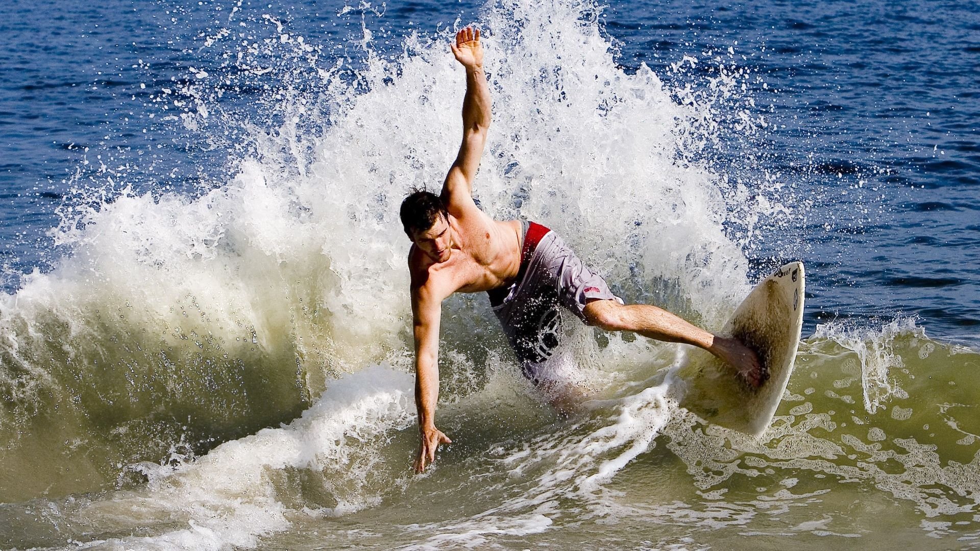 全北现代客场战平保持排名，全北现代近期战绩